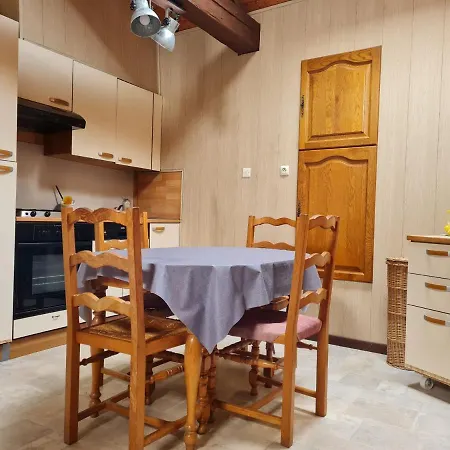 Vosgien Avec Terrasse, Randonnees Et Lacs, Proche Alsace Et Col Du Donon - Fr-1-584-54 * Bionville