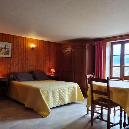 Vosgien Avec Terrasse, Randonnees Et Lacs, Proche Alsace Et Col Du Donon - Fr-1-584-54 *